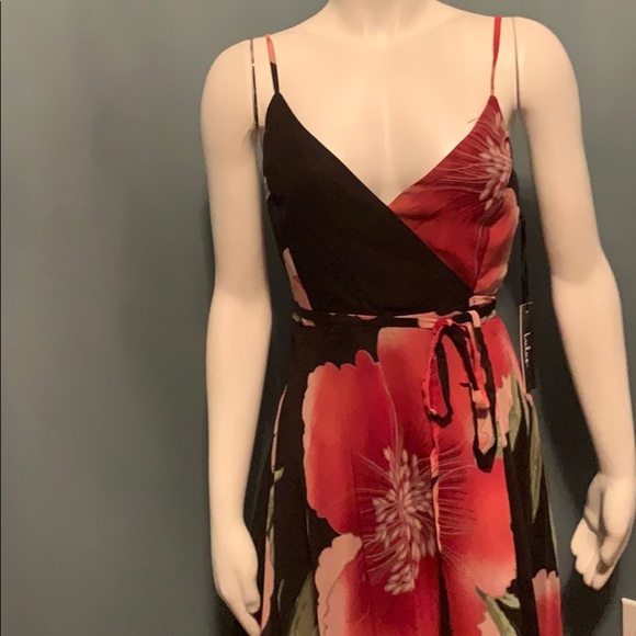 Lulu’s BLOSSOMING BELLE BLACK FLORAL PRINT MAXI - Picture 5 of 11